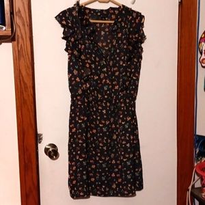 I love Ronson women's ruffled sleeve floral dress size medium navy with flowers